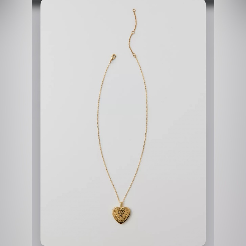 Urban Outfitters 90s kiss me & bite me 14 K gold plated necklace